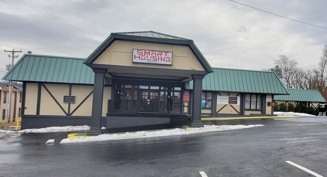 Smart Hotel - Formerly Econo Lodge Beckley Exterior foto